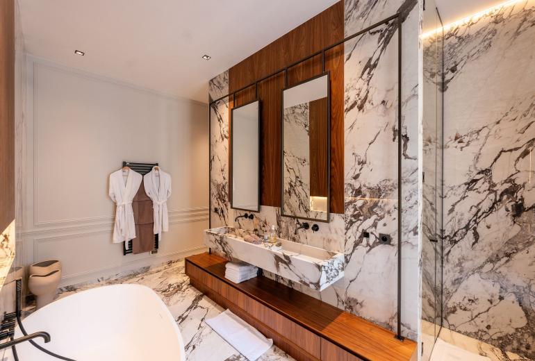 Par040 - Appartement Haussmannien à louer à Paris