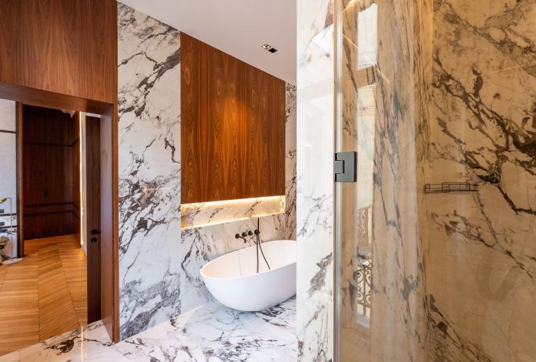 Par040 - Appartement Haussmannien à louer à Paris