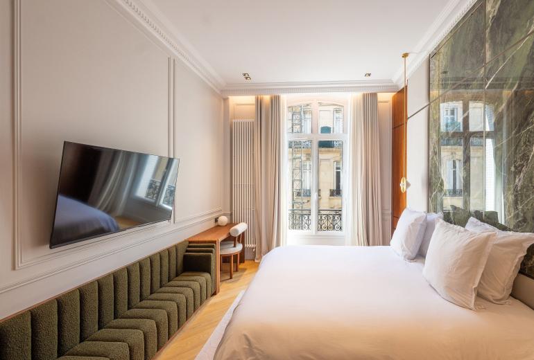 Par040 - Appartement Haussmannien à louer à Paris