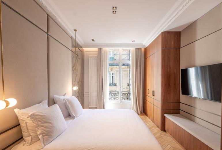 Par040 - Appartement Haussmannien à louer à Paris