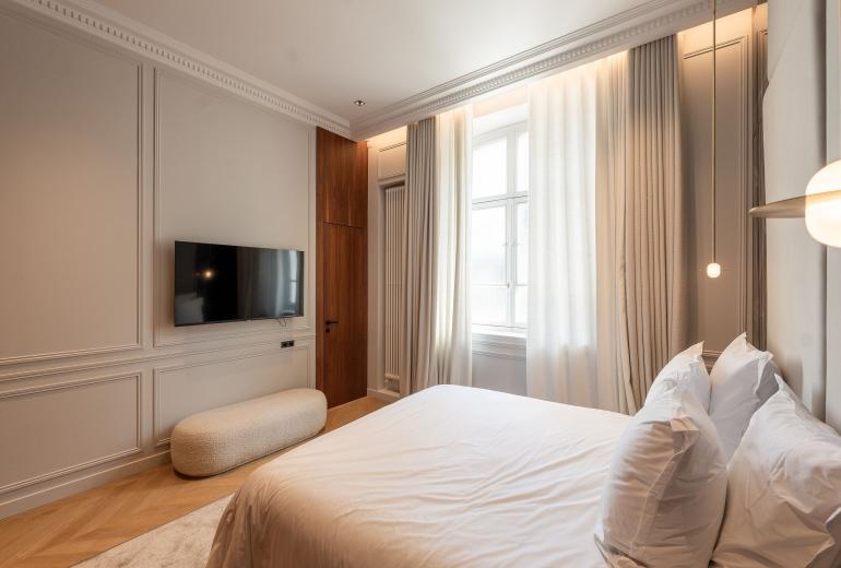 Par040 - Appartement Haussmannien à louer à Paris