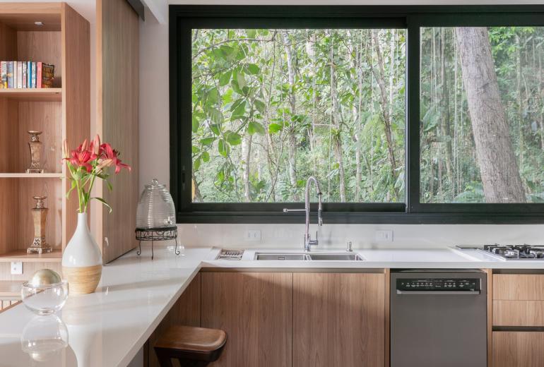 Gua002 - Lujosa mansión en condominio en Guarujá