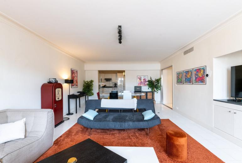 Par162 - Pied-à-terre dans le Triangle d’Or