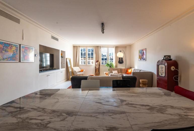 Par162 - Pied-à-terre dans le Triangle d’Or