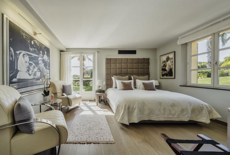 Azu051 - Elegant Provençal Estate with Sea View