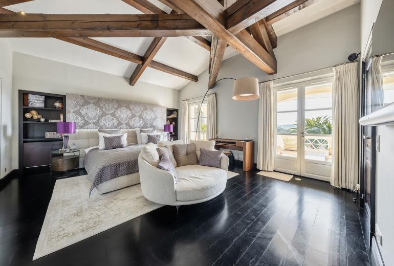 Azu051 - Elegant Provençal Estate with Sea View