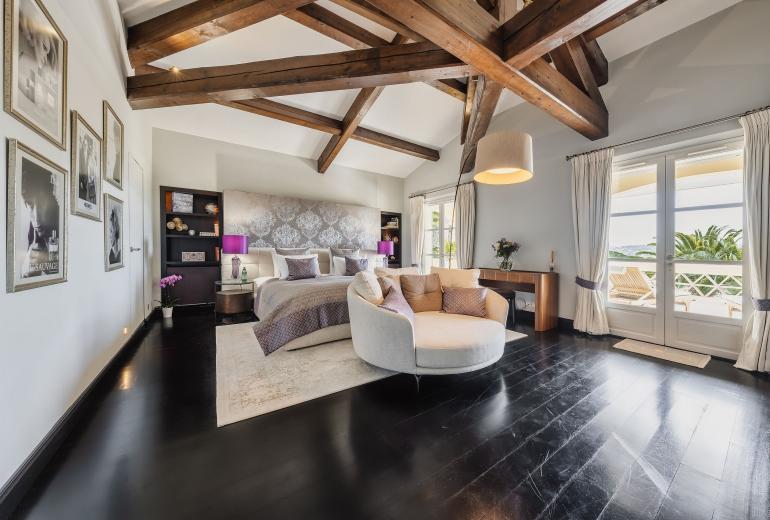 Azu051 - Elegant Provençal Estate with Sea View