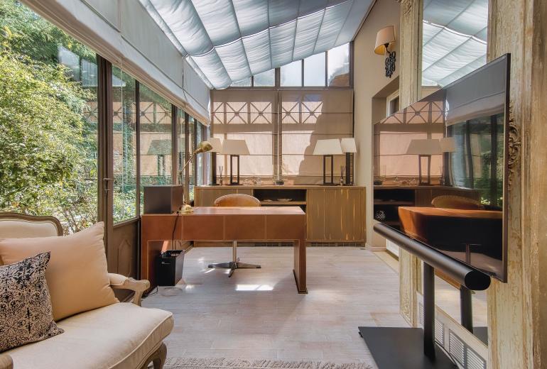 Azu051 - Elegant Provençal Estate with Sea View