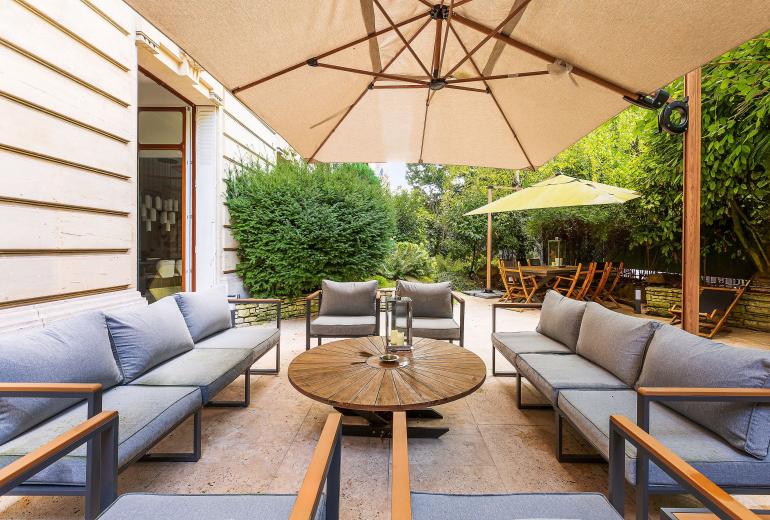 Par051 - Apartamento de luxo com jardim