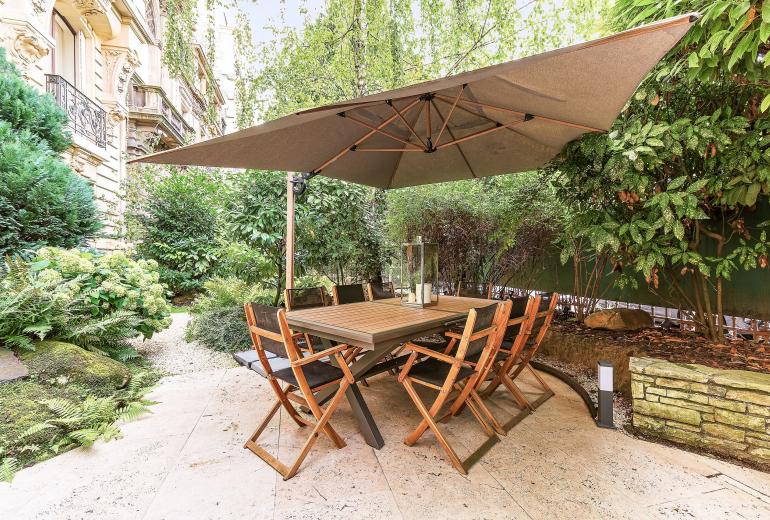 Par051 - Apartamento de luxo com jardim