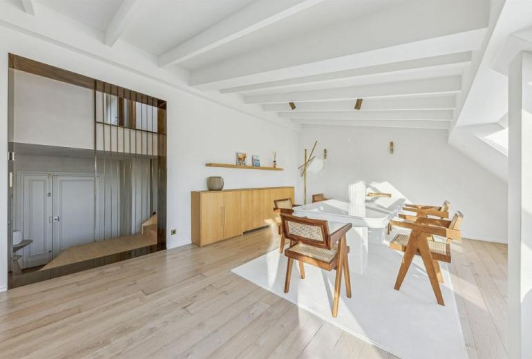 Par291 - Magnifique duplex dans le Triangle d'Or