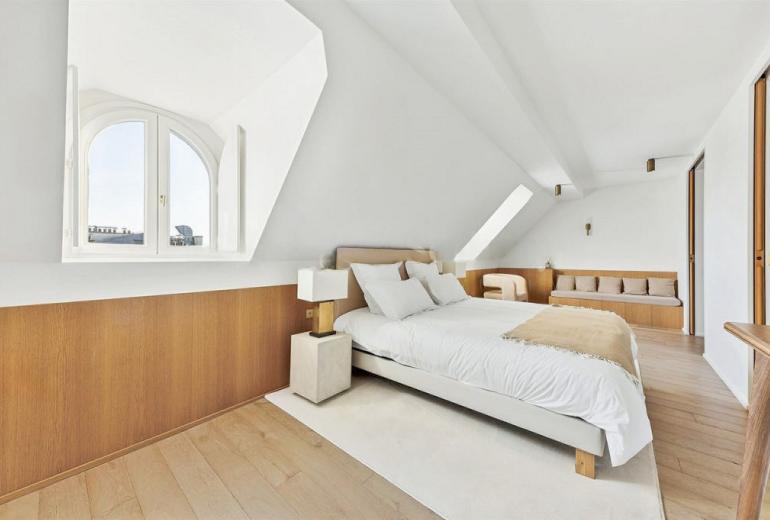 Par291 - Magnifique duplex dans le Triangle d'Or