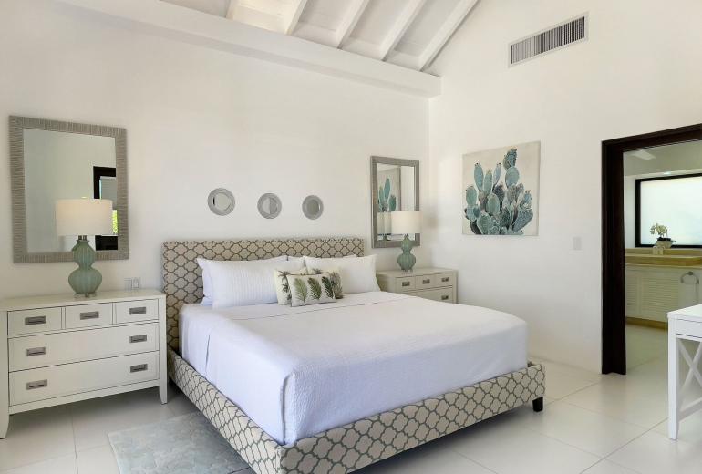 Aia004 – Elegant seafront villa in Little Harbour in Anguilla