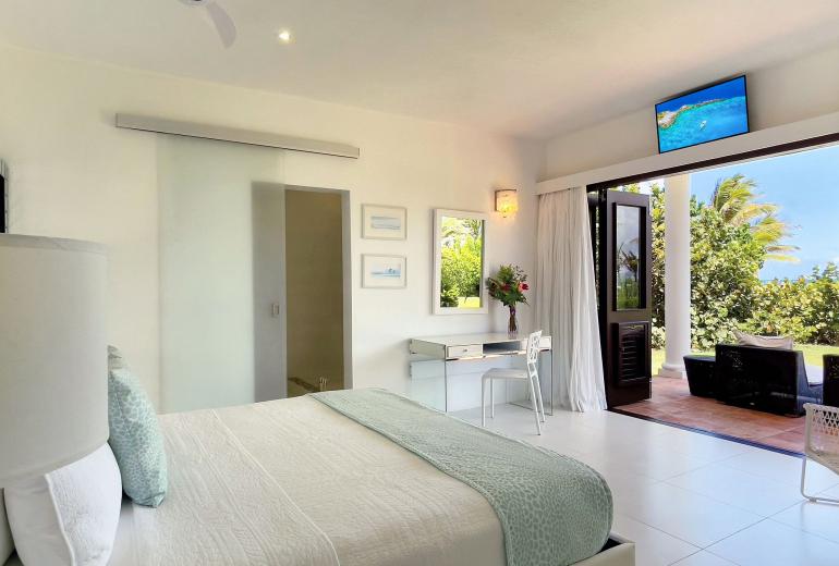 Aia004 – Elegant seafront villa in Little Harbour in Anguilla