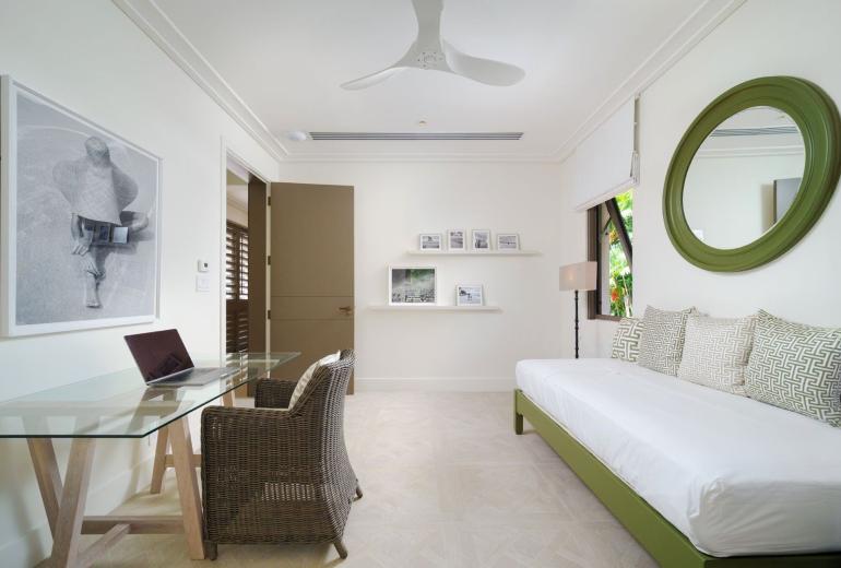 Brb006 – Elegant beachfront Villa in St. James