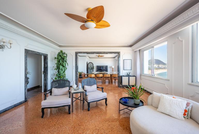 Rio110 – Oceanfront Apartment in Copacabana