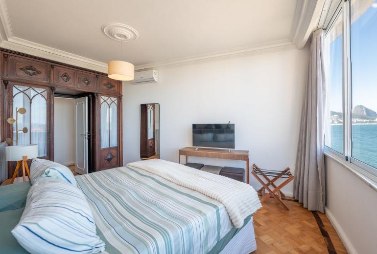 Rio110 – Oceanfront Apartment in Copacabana