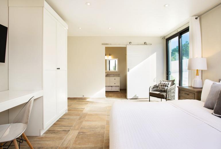 Aia011 – Villa en bord de mer à Limestone Bay