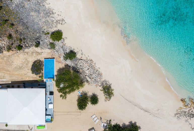 Aia011 – Villa en bord de mer à Limestone Bay