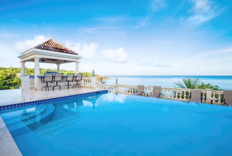 Aia013 – Villa moderna frente al mar en Limestone Bay