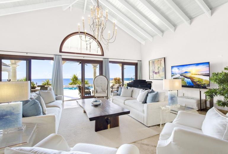 Aia013 – Villa moderna frente al mar en Limestone Bay