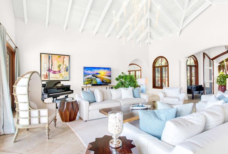 Aia013 – Villa moderna frente al mar en Limestone Bay