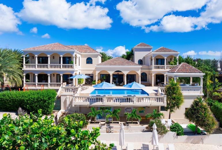 Aia013 – Villa moderna frente al mar en Limestone Bay