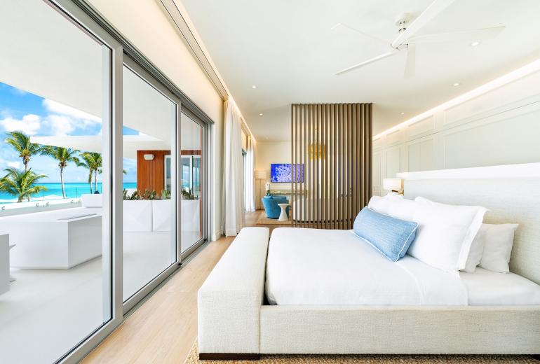 Tci003 – Modern beachfront villa in Grace Bay
