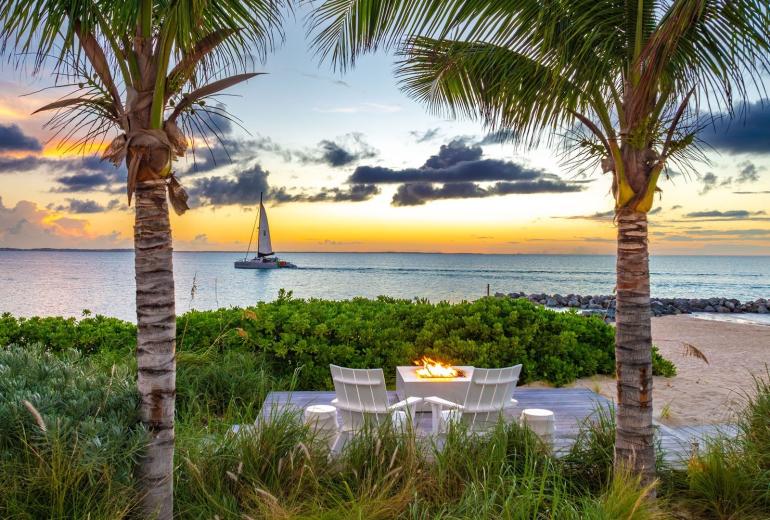 Tci003 – Moderna villa frente al mar en Grace Bay