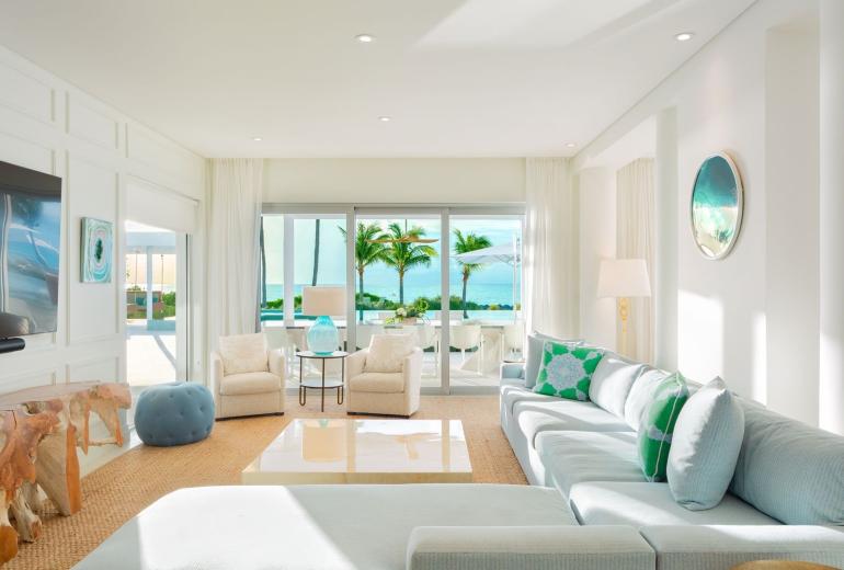 Tci003 – Moderna villa frente al mar en Grace Bay