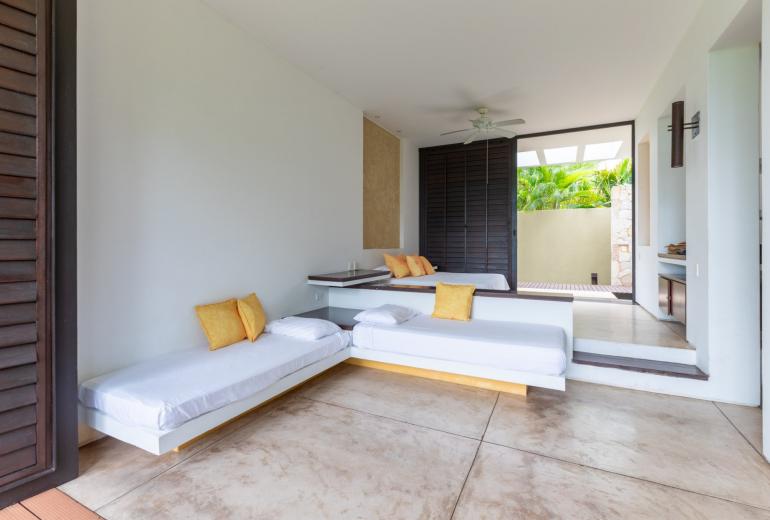 Anp052 - Luxury villa with pool for sale in Mesa de Yeguas