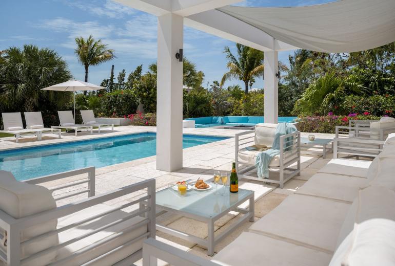 Tci014 – Villa contemporánea cerca de Grace Bay