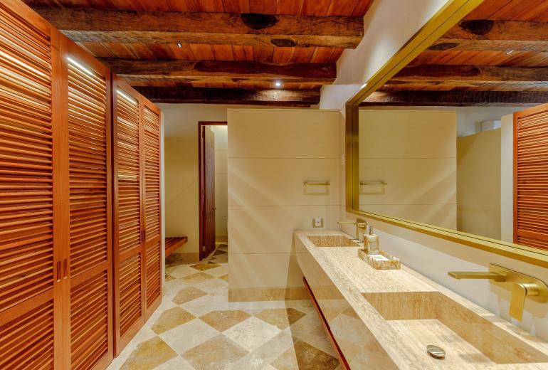 Car015 – Luxury stylish house in Getsemani