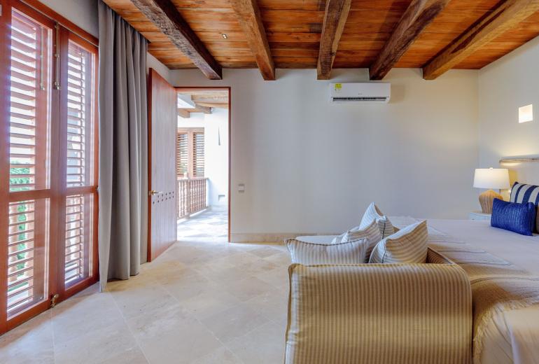 Car015 – Luxury stylish house in Getsemani