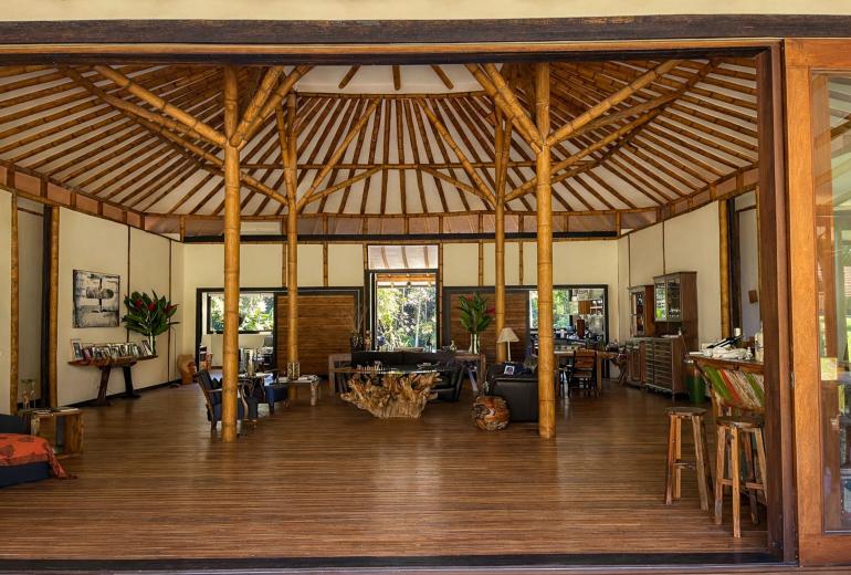 Ang054 - A Tropical Sanctuary in Porto Frade