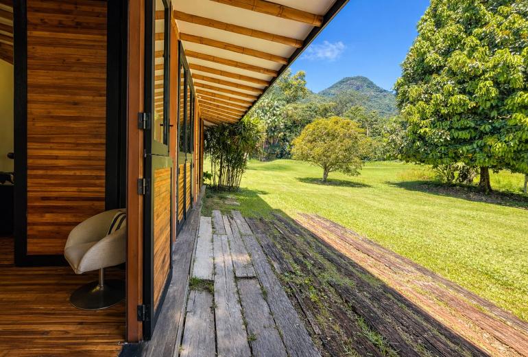 Ang054 - Santuario Privado en Porto Frade