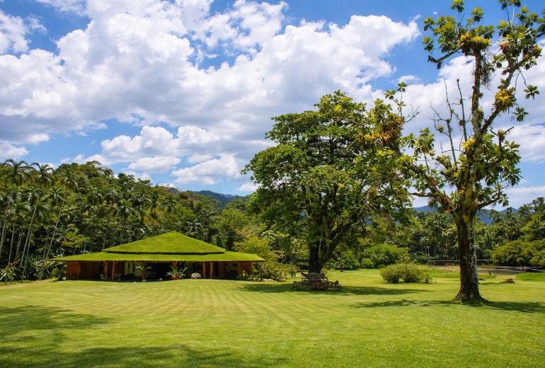Ang054 - Santuario Privado en Porto Frade