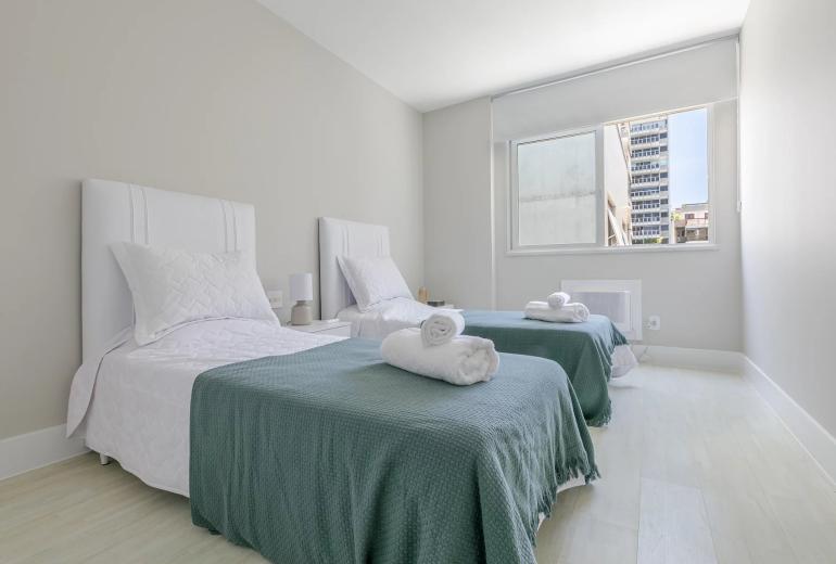 Rio257 - Duplex Penthouse facing Station 9 with sea view in Ipanema