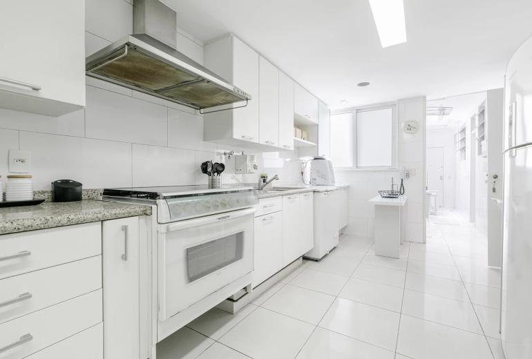 Rio257 - Duplex Penthouse facing Station 9 with sea view in Ipanema