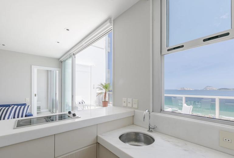 Rio257 - Duplex Penthouse facing Station 9 with sea view in Ipanema
