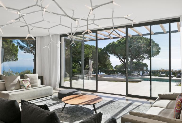 Azu053 - Exceptional Contemporary Villa