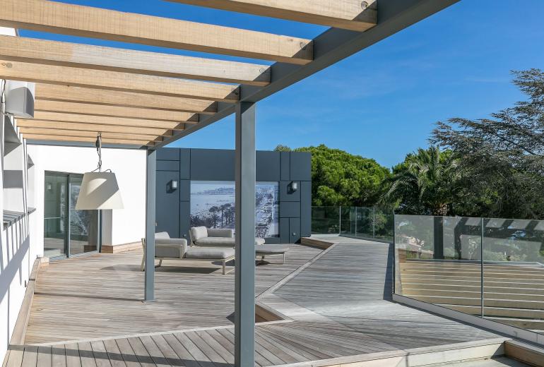 Azu053 - Exceptional Contemporary Villa