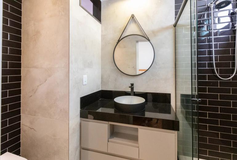 Rio158 - Charming and spacious apartment in Leblon