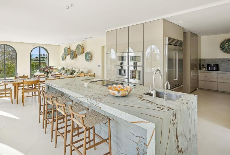 Azu089 - Neo-Provençal Villa with Panoramic Views