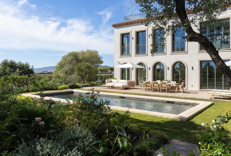 Azu089 - Neo-Provençal Villa with Panoramic Views