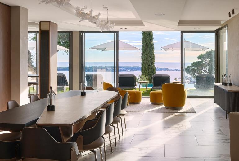 Azu090 – Contemporary sea view villa in Cannes
