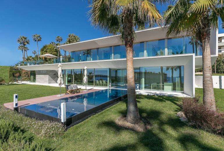 Azu195 – Panoramic sea view luxury villa in Cannes