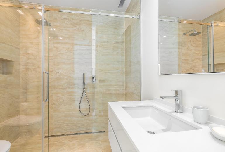 Azu195 – Panoramic sea view luxury villa in Cannes