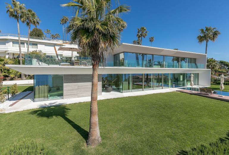 Azu195 – Panoramic sea view luxury villa in Cannes
