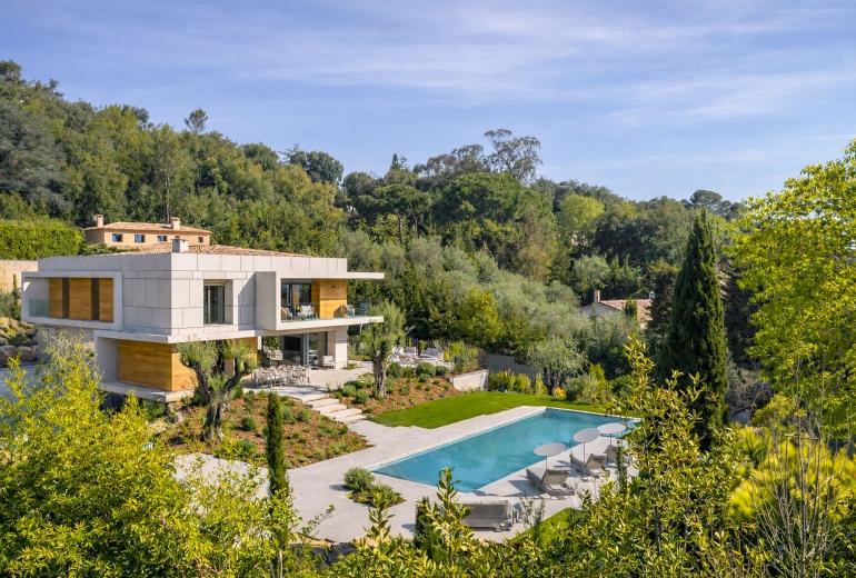 Azu128 – Elegant garden villa with pool in Cannes